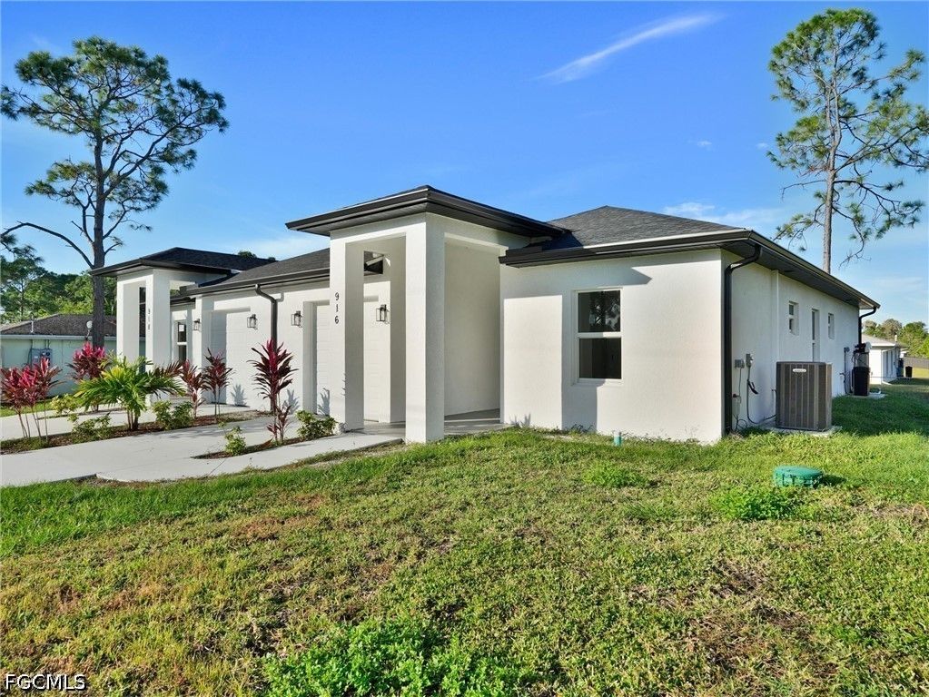 918 Eisenhower BLVD, Lehigh Acres, FL 33974