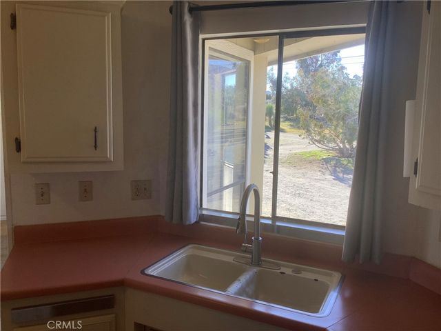 2830 Phelan Road, Phelan, CA 92371