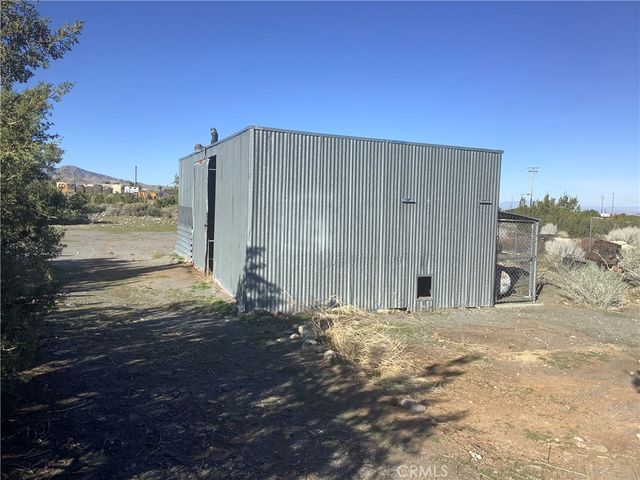 2830 Phelan Road, Phelan, CA 92371