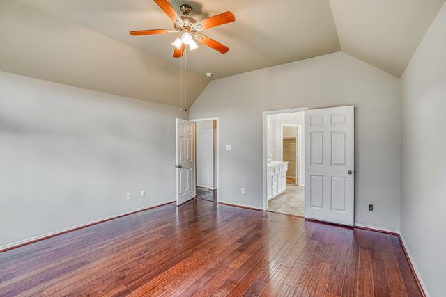 606 Red Oak Canyon Lane, La Marque, TX 77568