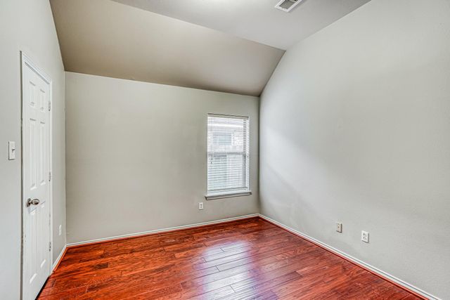 606 Red Oak Canyon Lane, La Marque, TX 77568
