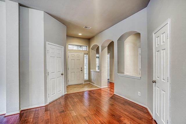 606 Red Oak Canyon Lane, La Marque, TX 77568