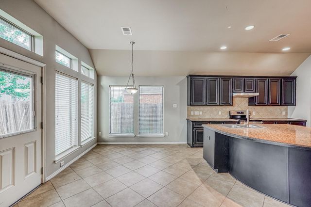 606 Red Oak Canyon Lane, La Marque, TX 77568