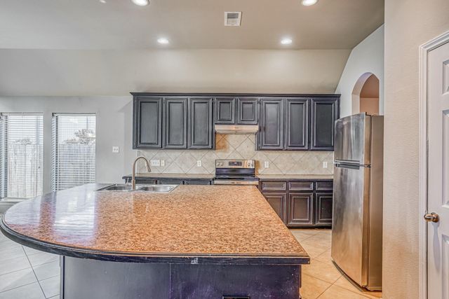 606 Red Oak Canyon Lane, La Marque, TX 77568