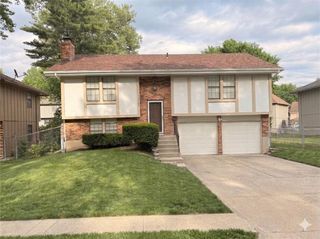 10737 Lewis Court, Kansas City, MO 64134