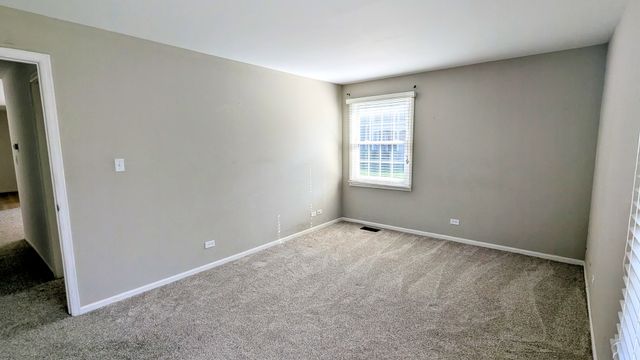 54 Plymouth Court 102D, Naperville, IL 60565