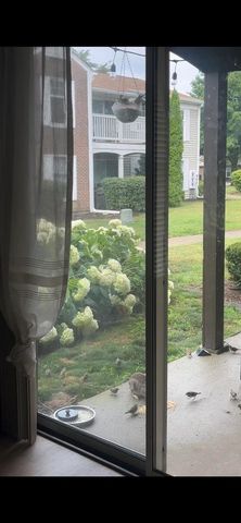 54 Plymouth Court 102D, Naperville, IL 60565