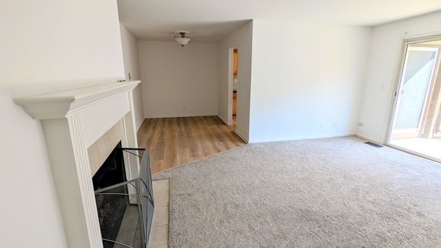 54 Plymouth Court 102D, Naperville, IL 60565