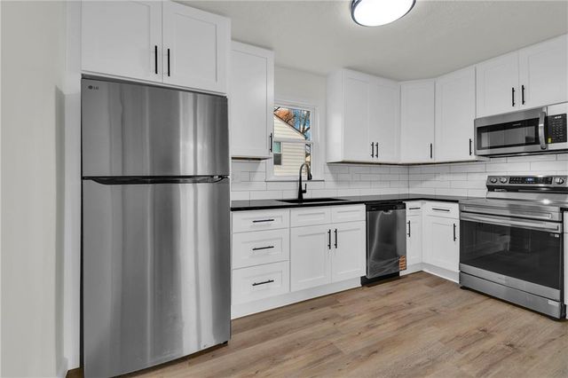 309 E 2nd Street, Bonner Springs, KS 66012