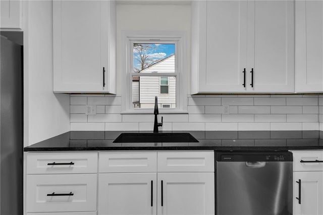 309 E 2nd Street, Bonner Springs, KS 66012