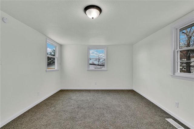 309 E 2nd Street, Bonner Springs, KS 66012