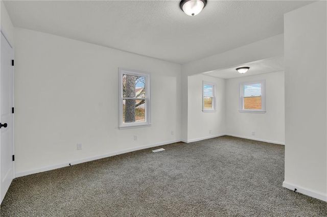 309 E 2nd Street, Bonner Springs, KS 66012