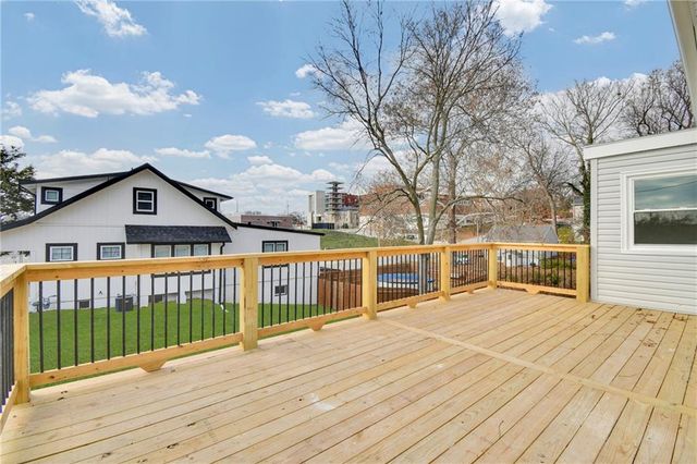 309 E 2nd Street, Bonner Springs, KS 66012