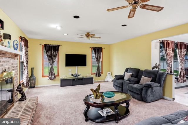 15 WESTMINSTER DR, Voorhees, NJ 08043