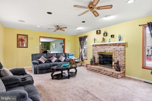 15 WESTMINSTER DR, Voorhees, NJ 08043