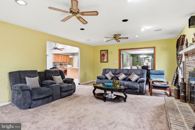 15 WESTMINSTER DR, Voorhees, NJ 08043