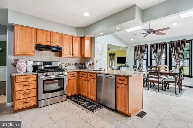 15 WESTMINSTER DR, Voorhees, NJ 08043