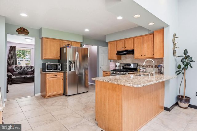 15 WESTMINSTER DR, Voorhees, NJ 08043