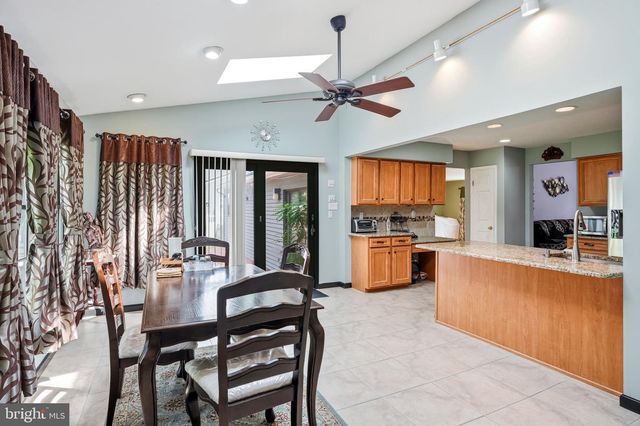 15 WESTMINSTER DR, Voorhees, NJ 08043