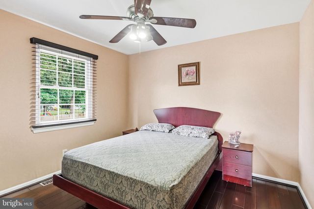 15 WESTMINSTER DR, Voorhees, NJ 08043