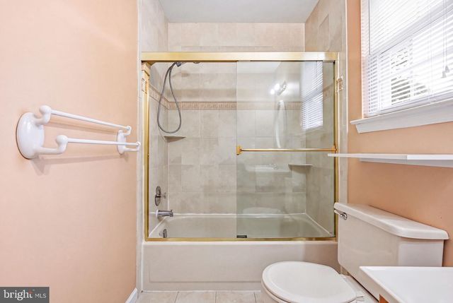15 WESTMINSTER DR, Voorhees, NJ 08043