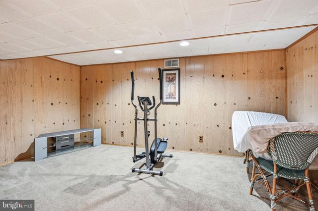 15 WESTMINSTER DR, Voorhees, NJ 08043
