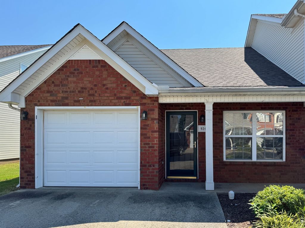 924 Sitting Bull Xing, Murfreesboro, TN 37128