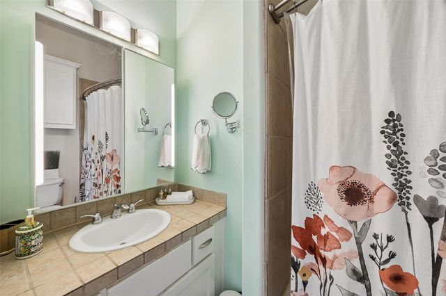 5022 Lillian Street, Houston, TX 77007