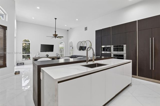 1221 NW 141st Ave, Pembroke Pines, FL 33028