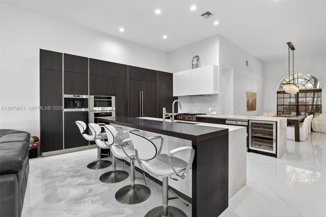 1221 NW 141st Ave, Pembroke Pines, FL 33028