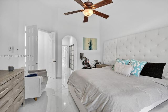 1221 NW 141st Ave, Pembroke Pines, FL 33028