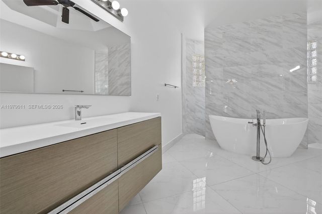 1221 NW 141st Ave, Pembroke Pines, FL 33028