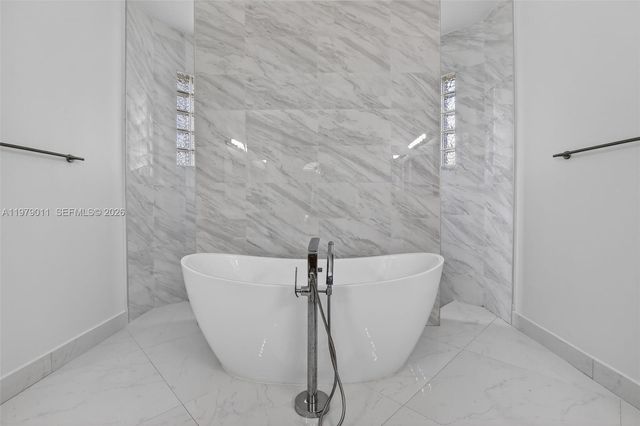 1221 NW 141st Ave, Pembroke Pines, FL 33028