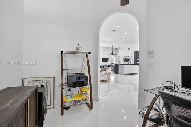 1221 NW 141st Ave, Pembroke Pines, FL 33028