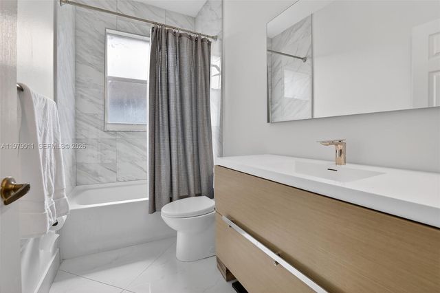 1221 NW 141st Ave, Pembroke Pines, FL 33028