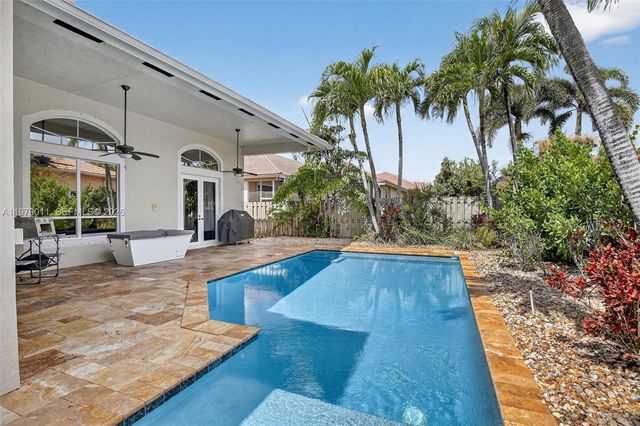 1221 NW 141st Ave, Pembroke Pines, FL 33028