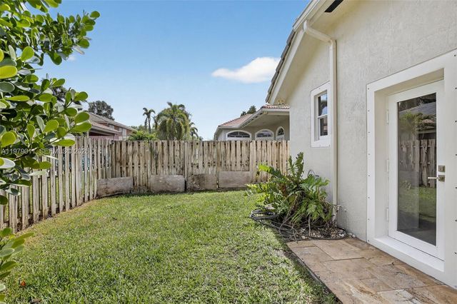 1221 NW 141st Ave, Pembroke Pines, FL 33028