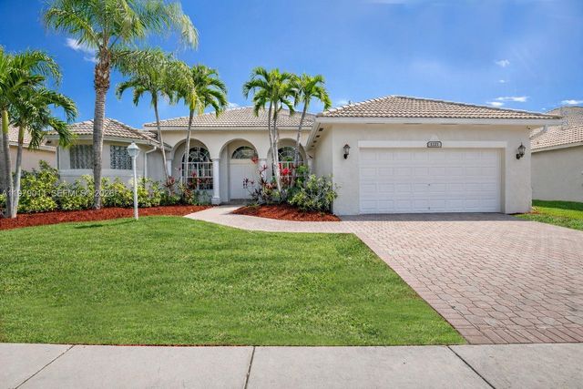 1221 NW 141st Ave, Pembroke Pines, FL 33028