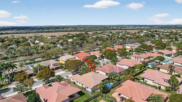 1221 NW 141st Ave, Pembroke Pines, FL 33028