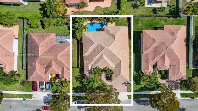 1221 NW 141st Ave, Pembroke Pines, FL 33028