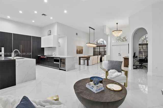 1221 NW 141st Ave, Pembroke Pines, FL 33028