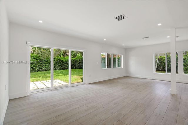 4020 Riviera Dr, Coral Gables, FL 33146