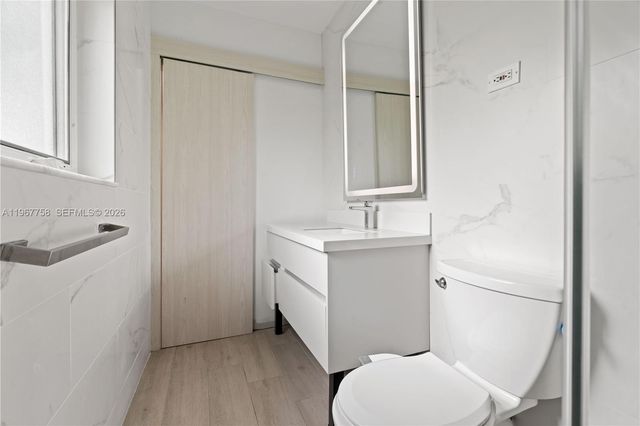 4020 Riviera Dr, Coral Gables, FL 33146