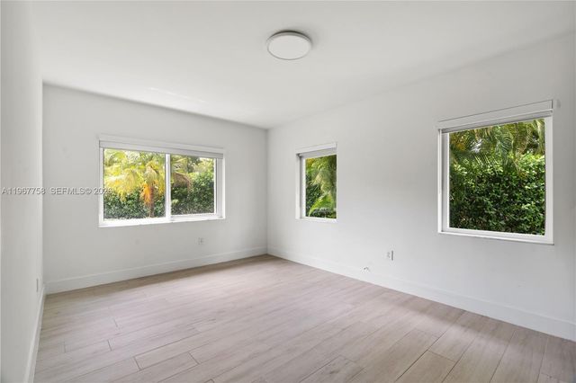 4020 Riviera Dr, Coral Gables, FL 33146