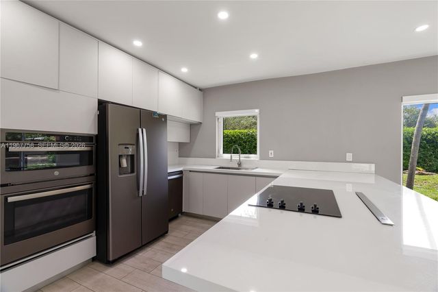 4020 Riviera Dr, Coral Gables, FL 33146