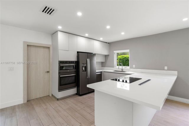 4020 Riviera Dr, Coral Gables, FL 33146