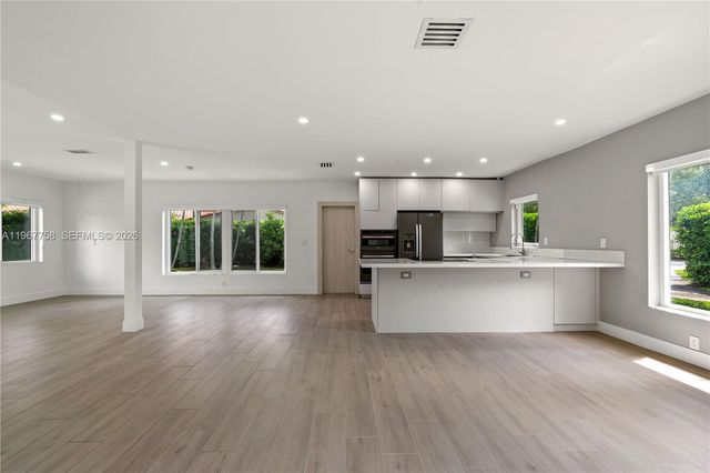 4020 Riviera Dr, Coral Gables, FL 33146