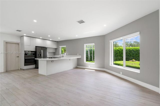 4020 Riviera Dr, Coral Gables, FL 33146