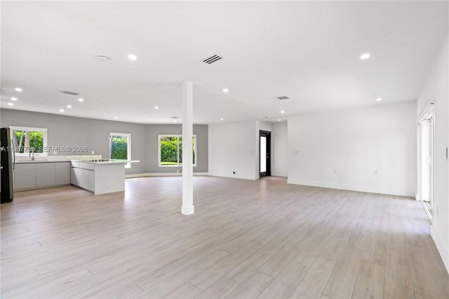 4020 Riviera Dr, Coral Gables, FL 33146