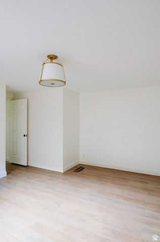 1054 W WESLEY POWELL, St. George, UT 84790